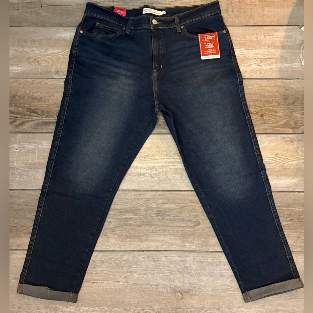 Levi’s Signature Mid Rise Boyfriend Jeans 14 W32 Dark Wash Cuffed NWT